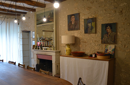 Photo de détail de la salle à manger à l'Atelier des Sources