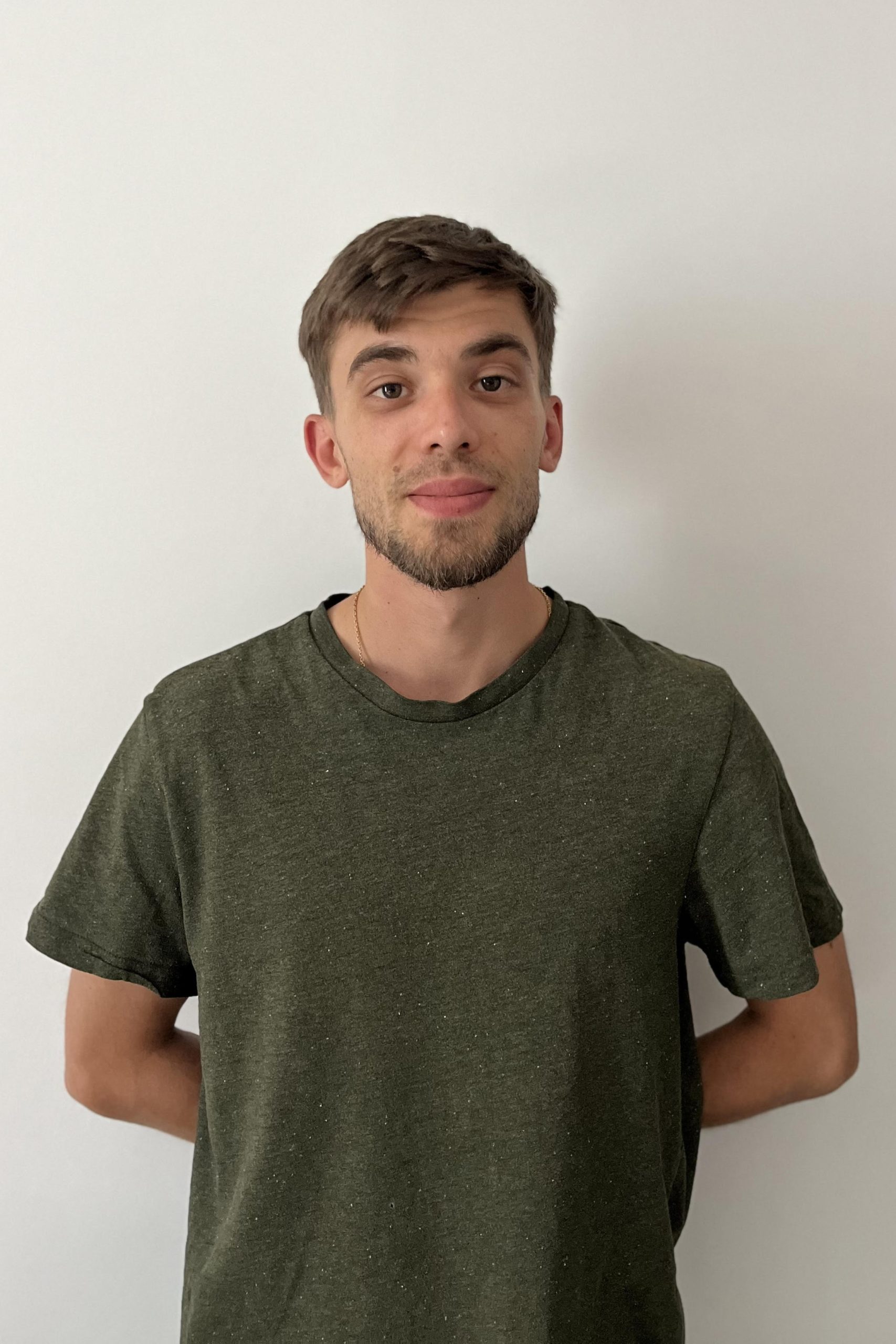 Photo portrait de Thomas, cuisinier des résidences d'écriture