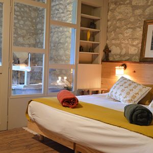 Photo de la chambre avec lit double au Moulin de Gaudais